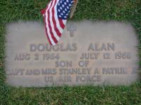 Headstone Douglas Patrie